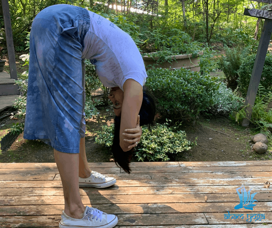 Uttanasana helps to clear out excess water